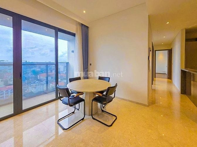 Bán Căn hộ tại The Marq Quận 1 tầng trung gồm 4 phòng ngủ 145m2