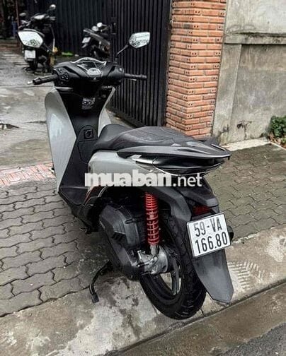 Honda SH 125i ABS mẫu 2025 xam xi mang 2000 km