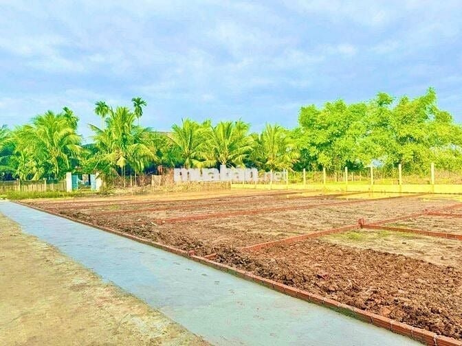 Chính chủ cần bán 2 lô mặt tiền 260m2 780triệu/lô  đang lên đường nhựA