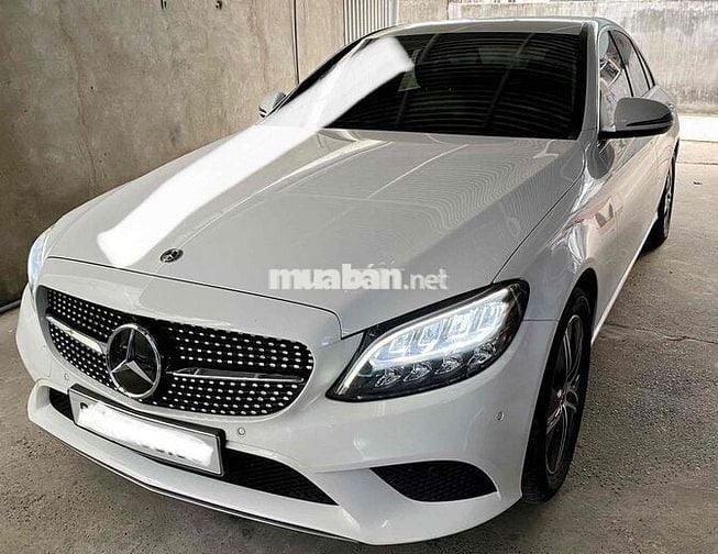 Mercedes C180 2020 Trắng Kem Odo 42.500km