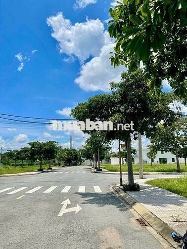 Đất thổ cư mặt tiền đường 824 kdc đông đúc, sổ hồng riêng