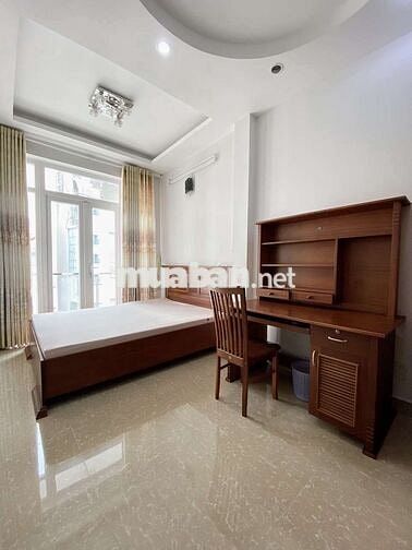 Nhà riêng còn trống 2p, 1 phòng có ban công, ngay Ngã Tư Phú Nhuận