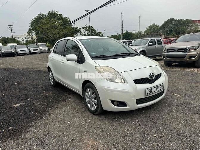 Toyota Yaris 2010 Trắng