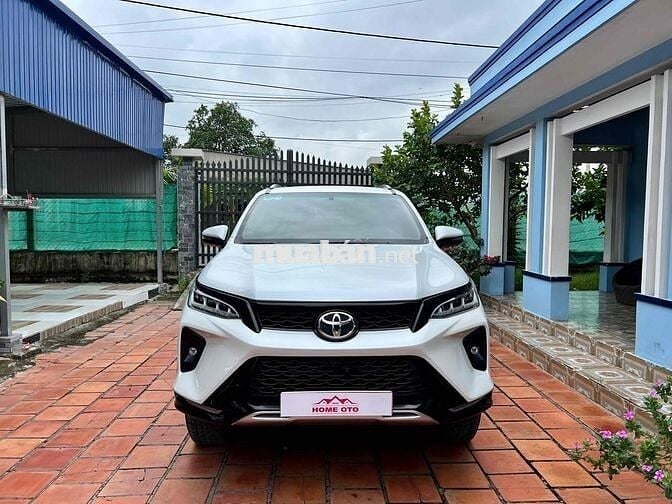 Fortuner Legender 2021 đi 23 ngàn Xe gia đình