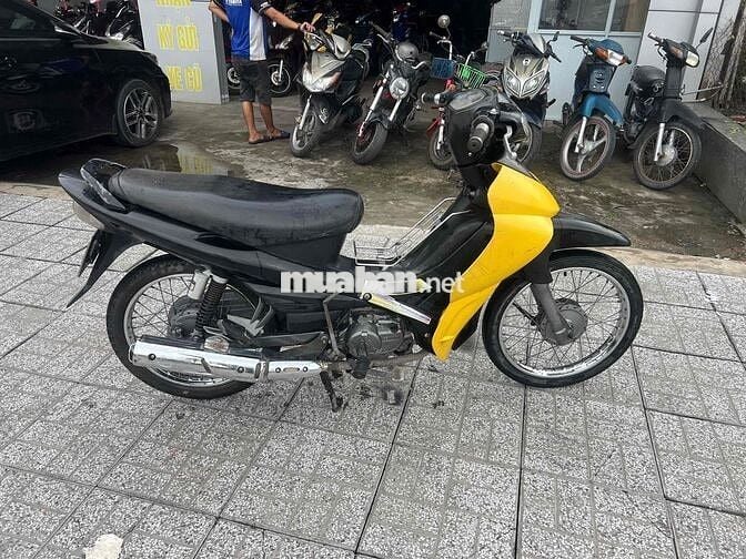 Yamaha Thể thao Vàng đen