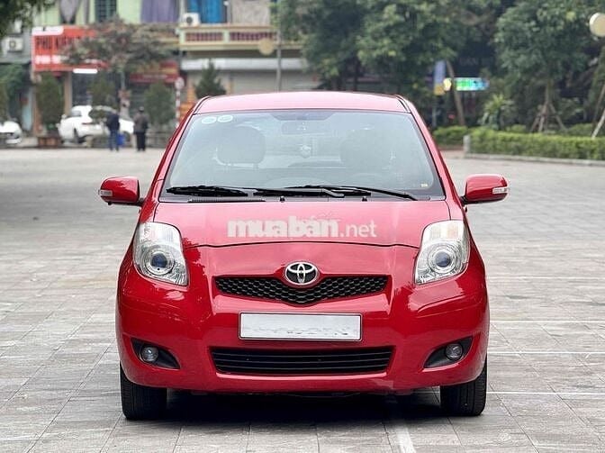 Toyota Yaris  1.5 AT 2013