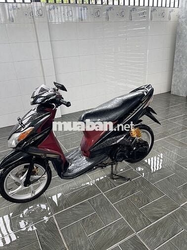 Yamaha Luvias 2013 Đen Đỏ