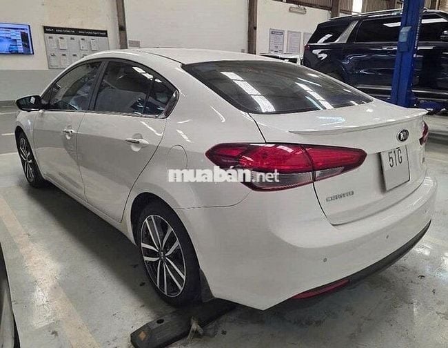 Kia Cerato 2016 2.0 AT - 100000 km