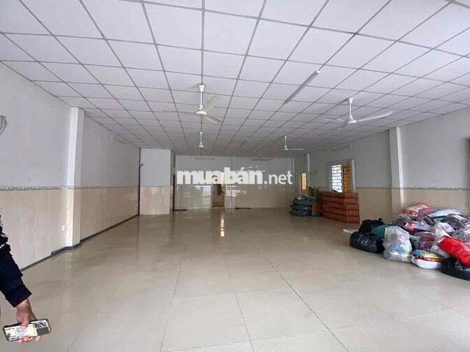 CHO THUÊ NHÀ 10x20 200m2 12TRIỆU - SẠCH ĐẸP - ĐƯỜNG XE 10TẤN