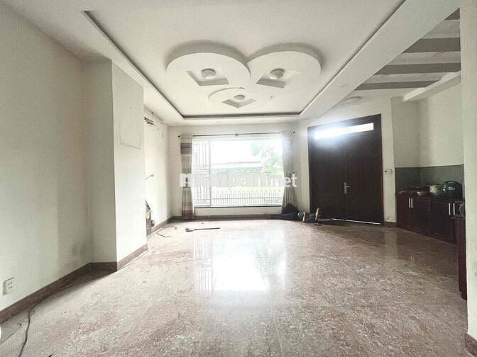 Mặt Bằng 120m2 ngay CMT8, CV Lê Thị Riêng Workshop, CF, VP, Spa ,shop