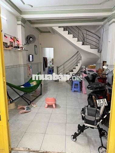 nhà 4m x 14m, đúc 2,5 tấm , đường Huỳnh văn nghệ,