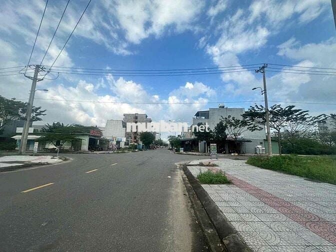 Bán lô đất đường 10m5 khu Nam Hoà Xuân Hoà Quý NHs 102m2 giá 5,7x tỷ