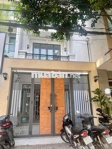 Cho thuê nhà HXH 650/1A Điện Biên Phủ, P11, Quận 10