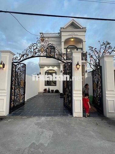 nhà tặng full nội thất cao câp 3ty250