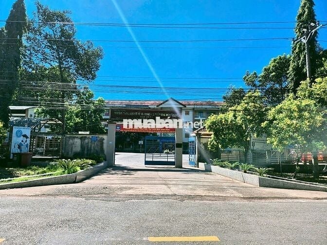 BÁN ĐẤT XÂY TRỌ 420m2 (100m2 TC) ĐỐI DIỆN THPT NGUYỄN HUỆ, GIÁ 830TR