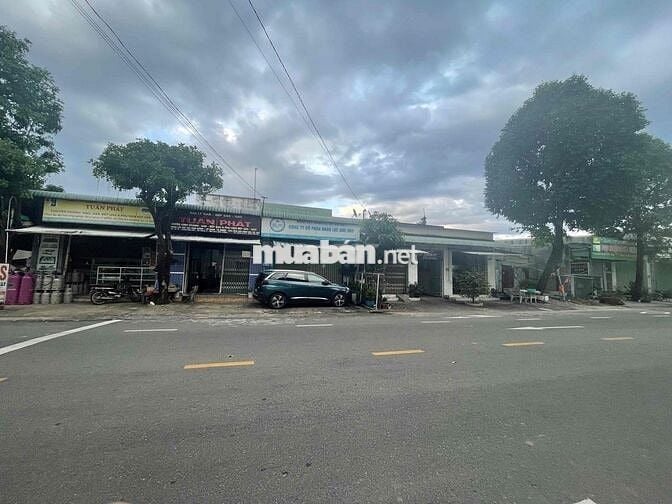 chính chủ cần bán gấp cặp nhà trọ ở Bến Cát 300m2 thu nhập ổn định