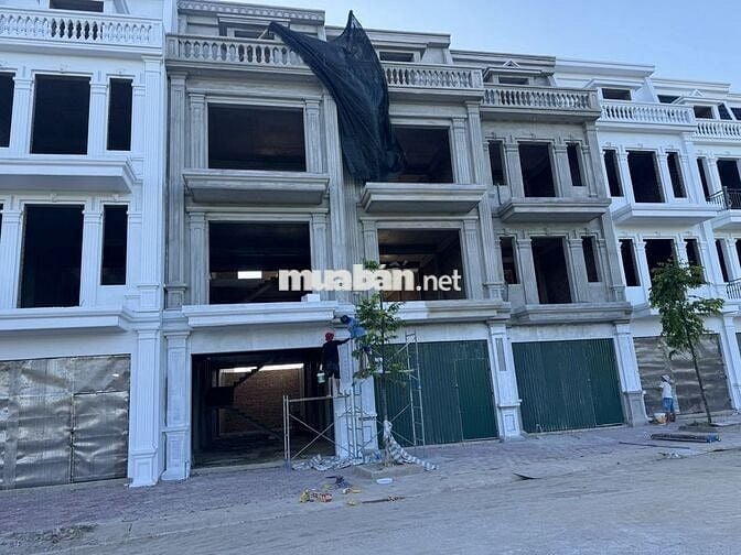 Chính chủ cần bán nhà xây thô hoàn thiện mặt tiền Chợ Đầu Mối Phía Tây