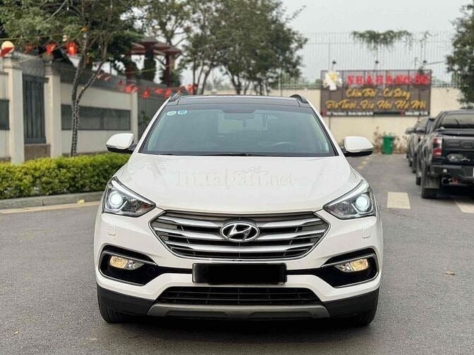 Hyundai Santa Fe 2018 2.2L 4WD - 133333 km