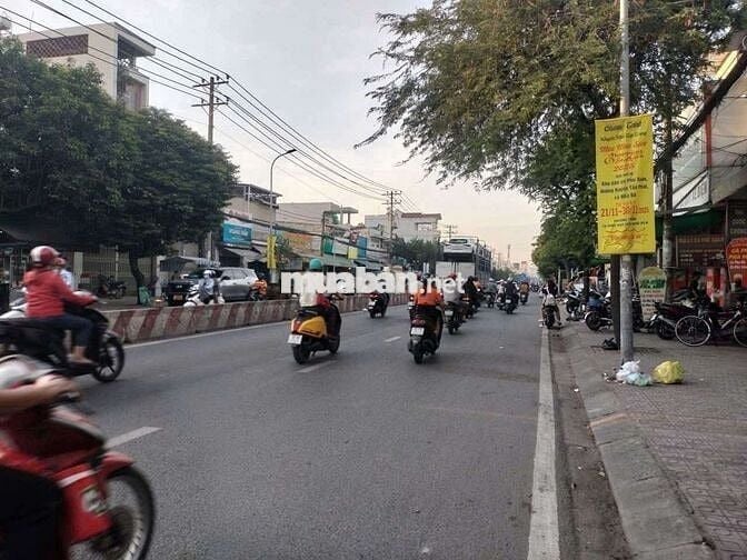 Mặt tiền kinh doanh khu vực nhà bè, gần cầu phú