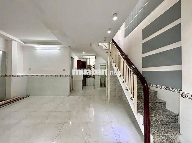 Nhà trệt lầu 2PN hẻm đường Trần Nam Phú chỉ 4 triệu