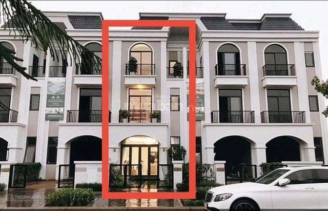 Cho thuê nhà 100m2, 3 tầng 3PN, 4WC KCN Chơn Thành, giá 6 triệu