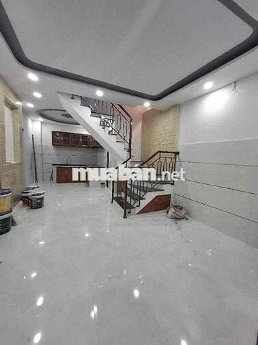 🏠NHÀ NGAY CHỢ HƯƠNG LỘ 2, NGÃ 4 BỐN XÃ. DT 30m2. 2 TẦNG. GIÁ 2 TỶ HƠN