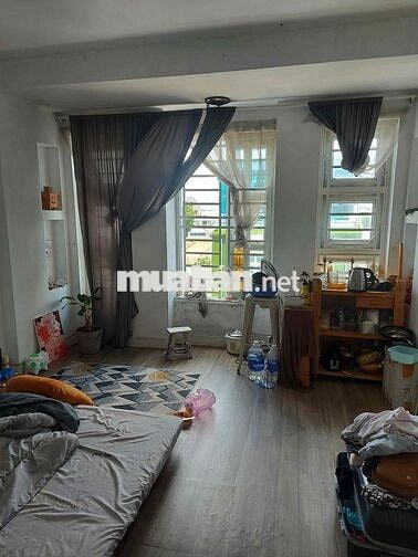 phòng trọ trong nhà nguyên căn ở mặt tiền