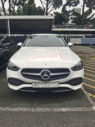 E cần bán Mercedes-Benz C200 sx 2023 5000km