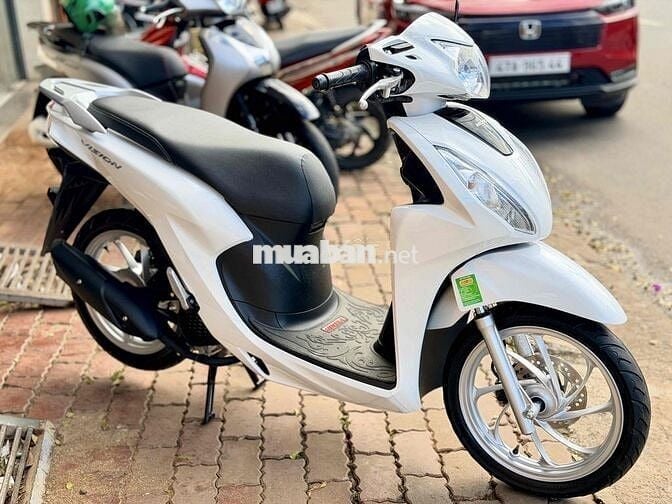 VISION 2024 MÀU TRẮNG KHÁCH HỎI NHIỀU