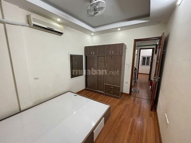  Cho thuê nhà ngõ 31 trần quốc hoàn 43m x5T ô tô đỗ cửa