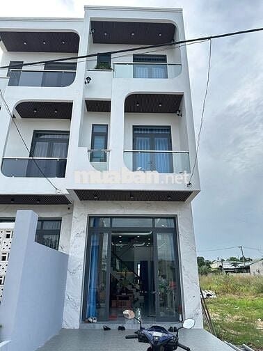 GIÁ SỐC CUỐI NĂM – Nhà 1 Trệt 2 Lầu 4x30 – Diện Tích Khủng – CHỐT SỚM