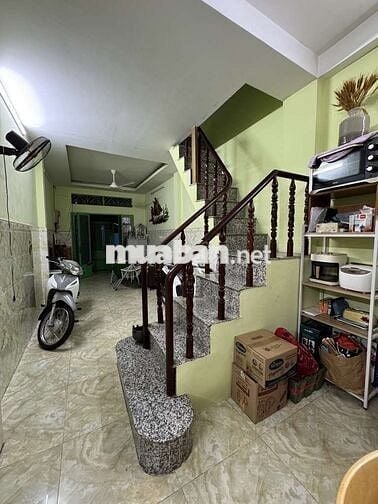 Bán nhà Cmt8, P10, Quận3, 58m2, 2tầng, 3phòng, hẻm2m, sát hẻm xe hơi