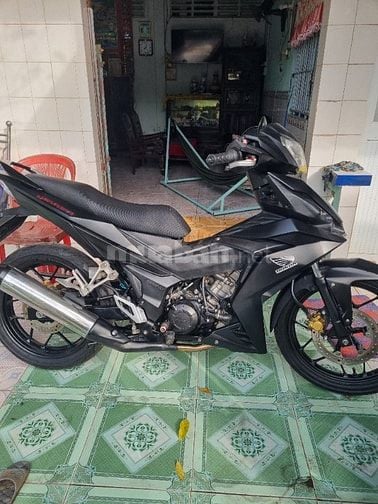 Bán winner v1 màu đen nhám 2018