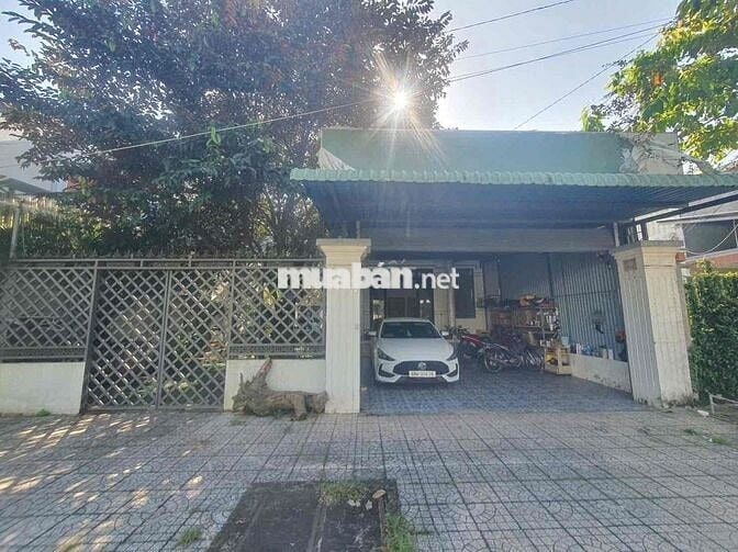 Nhà sân vườn 12x25m Cái Răng - 4 phòng ngủ