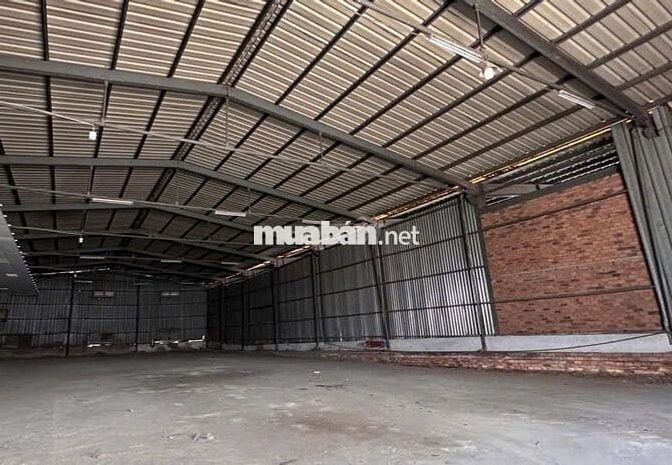 Kho diện tích 275m2 ở Đường Trần Trọng Cung cần cho thuê gấp