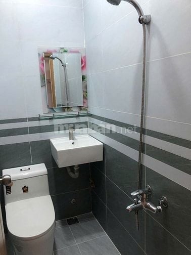 Nhà Đẹp Dọn Vào Ở Liền,Khu Buôn Bán,Thuận tiện đi lại các quận