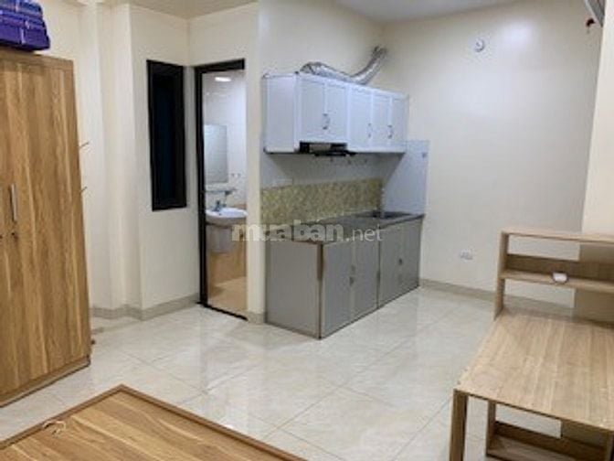 Nhà mới,ngõ xe ba bánh,đi 15 m ra đường ô tô,sát hồ.