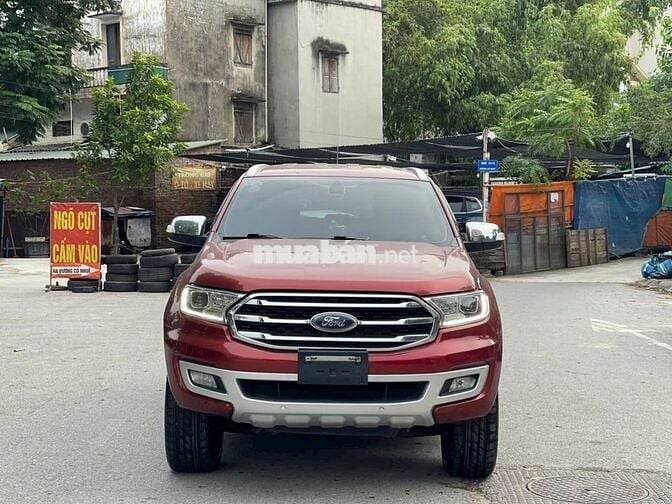 Cần bán chiếc Ford Everest 2020 Titanium 1 cầu