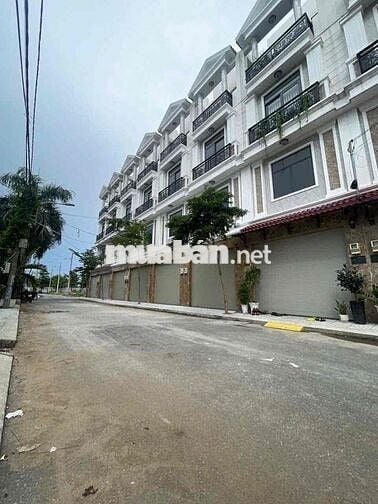 NHÀ PHỐ MỚI 100% HẺM TẢI 585 QL13 GẦN VẠN PHÚC CITY,OTO NGỦ NHÀ