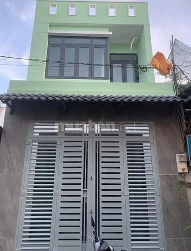 Cần bán nhà trước tết, 2pn, 2 toilet, 1 phòng thờ, SHR, quận Bình Tân