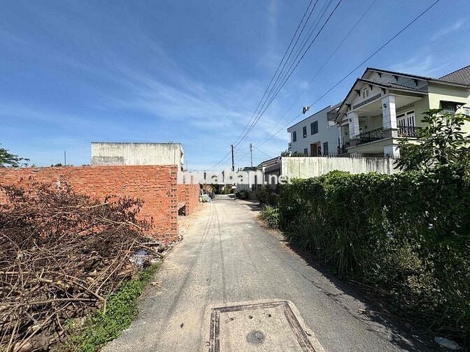 gia đình cần bán lô đất nền đẹp. diện tích đẹp. đường thông tứ hướng.