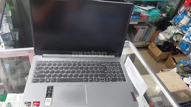 Lenovo AMD Ryzen 5 7520U/ 8GB DDR5/ 512G SSD/15.6"
