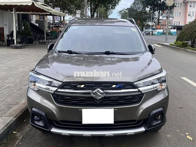 Suzuki XL7 sport 2023 xám nâu nhập khẩu