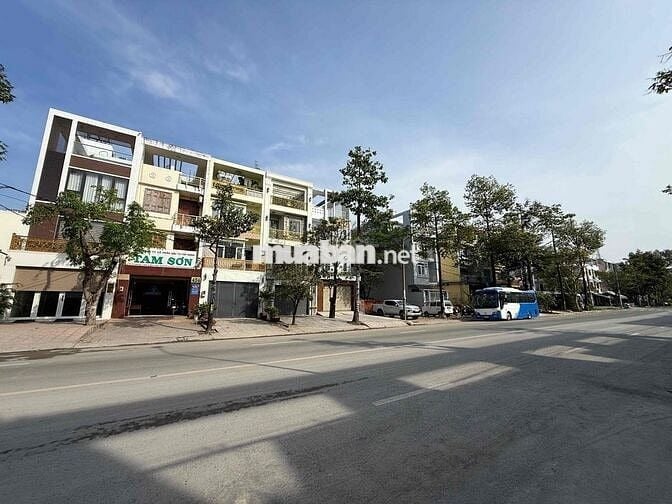 Nhà nguyên căn đường 28 cạnh AEON Mall cho thuê