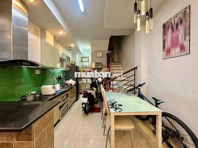 HXH -  NGUYỄN ĐÌNH CHIỂU – TRUNG TÂM QUẬN 3
- 4 TẦNG BTCT