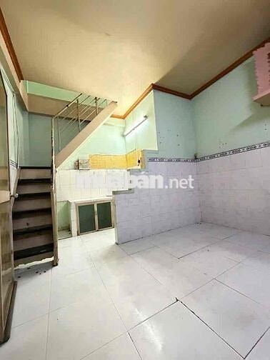 Hot, Chỉ 1,99 tỷ sở hữu nhà 2 tầng 40m2sd sát hẻm xe hơi giáp Tân Phú