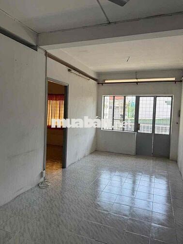 CC Hoàng Hoa Thám lầu 3 thang bộ 2PN