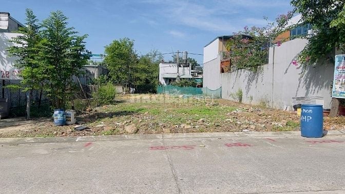 Cần bán nhanh 300m2, đường DL16 Thới Hòa Bến Cát Bình Dương