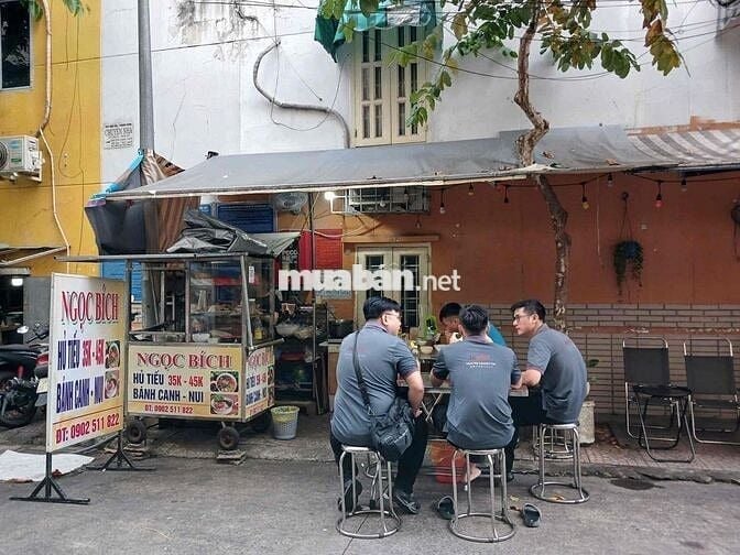 CẦN SANG NHƯỢNG MẶT BẰNG QUÁN HỦ TIẾU QUẬN 4