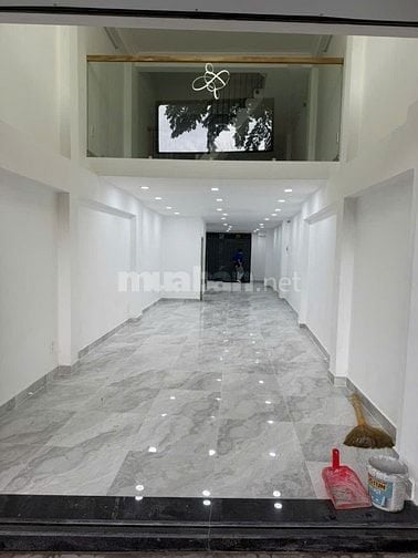 Bán nhà mới Phạm Văn Đồng, nhà có hẻm sau thông ra Nguyễn Thái Sơn